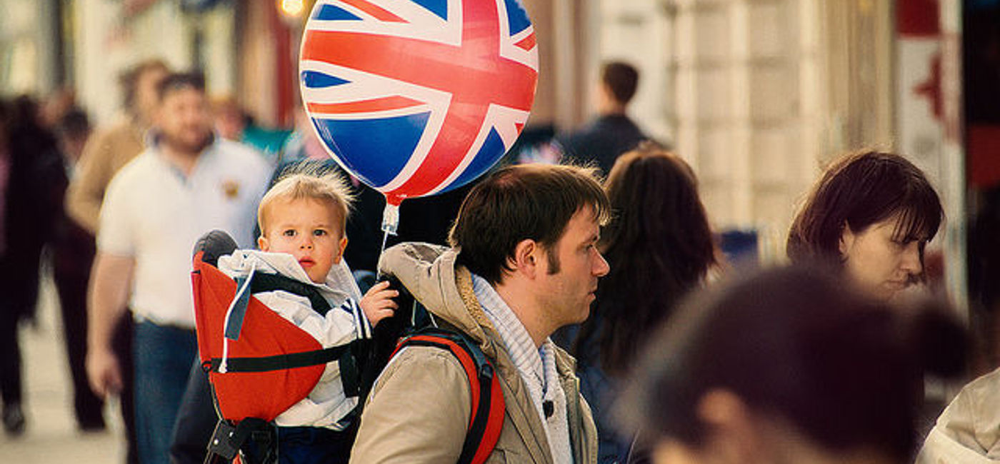 Image: PHOTO: Brexit hasn't exactly turned away the tourists. (Photo via Flickr/ Tomek Nacho)