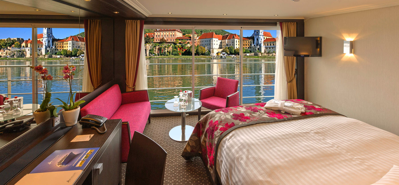 Image: PHOTO: Avalon Suite Ships have open-air balconies and beds that face the views. (photo via Avalon Waterways)