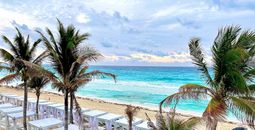 The beach area in front of Wyndham Alltra Cancun