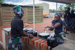 Planeterra, Lusumpuko Women's Co-Op in Zimbabwe, community tourism