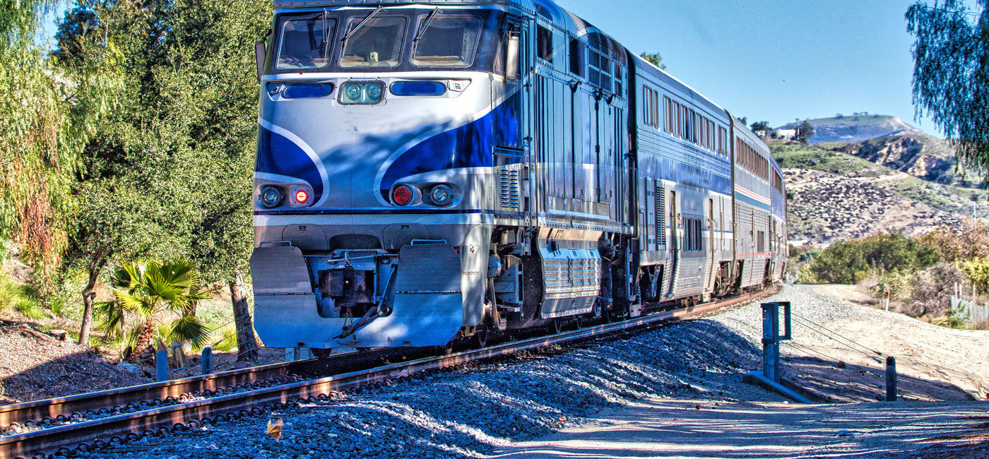 Image: Amtrak Pacific Surfliner. (photo via Laser1987 / iStock / Getty Images Plus)