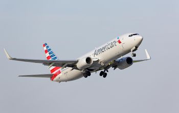American Airlines Boeing 737-800 taking off from Chicago O'Hare International Airport
