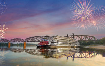 American Queen Voyages, paddlewheeler, 4th of July