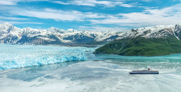 Queen Elizabeth at the Hubbard Glacier