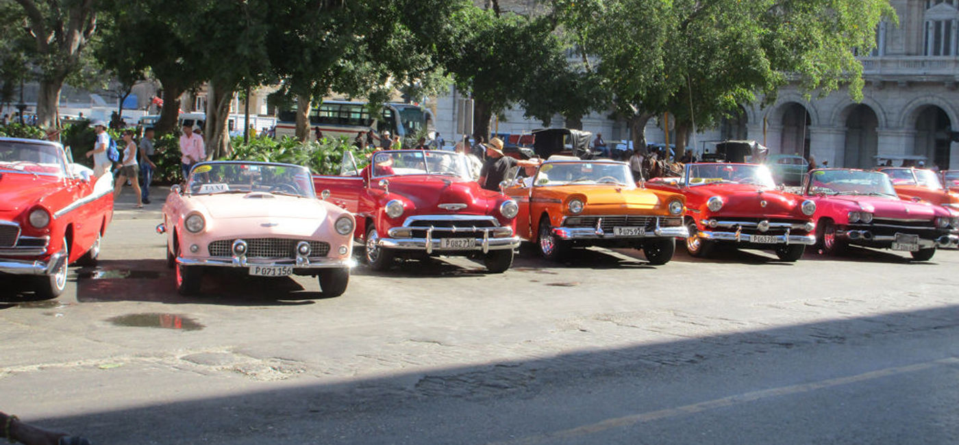 Image: PHOTO: An array of classic cars in Havana, Cuba. (photo by David Cogswell)
