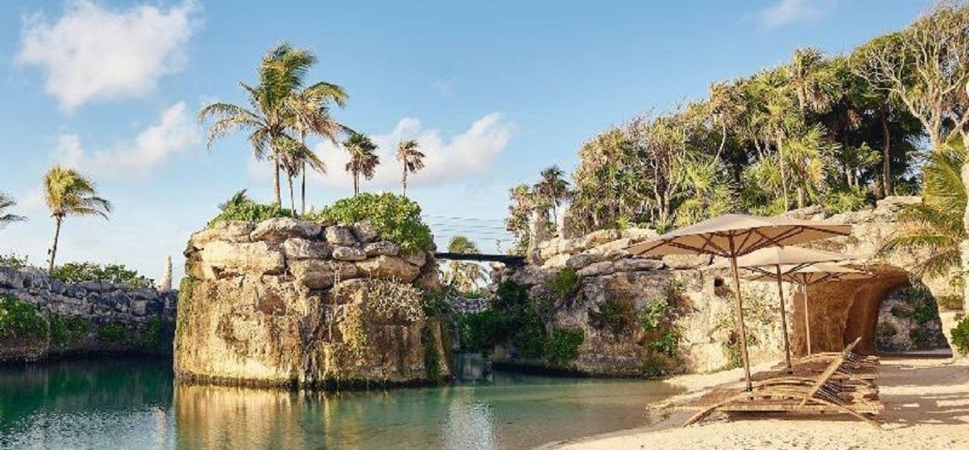 Image: Relaxing area at Hotel Xcaret Arte. (photo via Hotel Xcaret Arte)