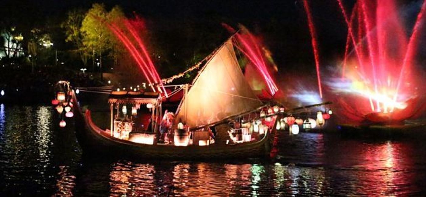 Image: PHOTO: Walt Disney World Resort's  Animal Kingdom Rivers of Light Show. (photo by Erik Yates)