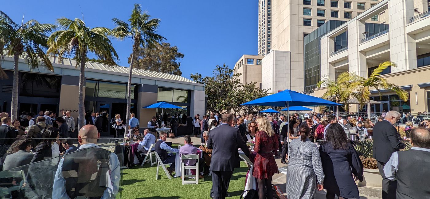 Image: Travel industry gathers at lunch during the 2021 USTOA Conference. (photo by Eric Bowman)