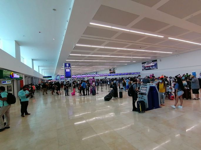 Im internationalen Flughafen Cancun