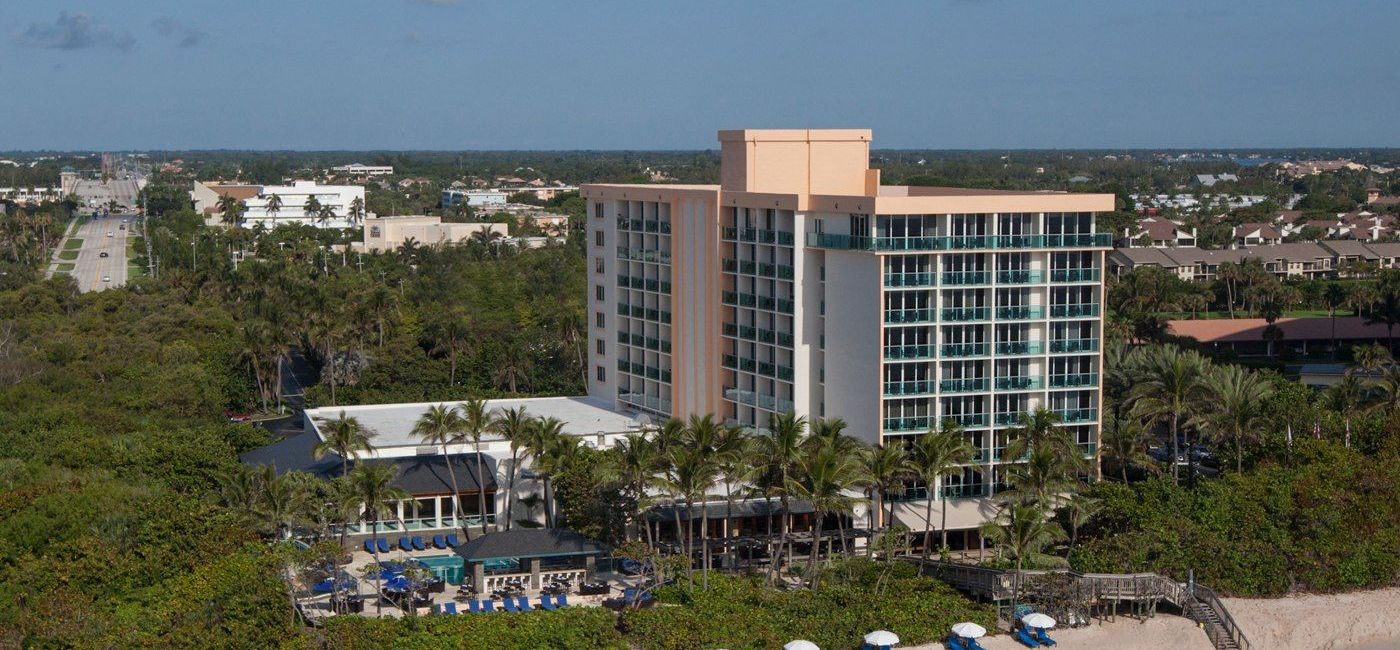 Image: PHOTO: The Jupiter Beach Resort & Spa is the only oceanfront hotel in Jupiter, Fla. (Photo via Jupiter Beach Resort & Spa)