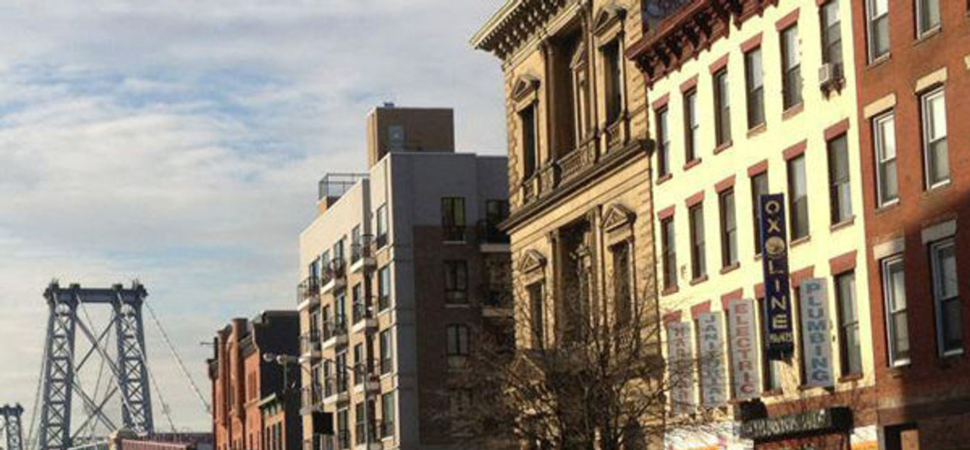Image: PHOTO: The hip Brooklyn neighborhood of Williamsburg is the location of one of American Express Travels' new property offerings. (photo via Wikimedia Commons/Jaspermaz)