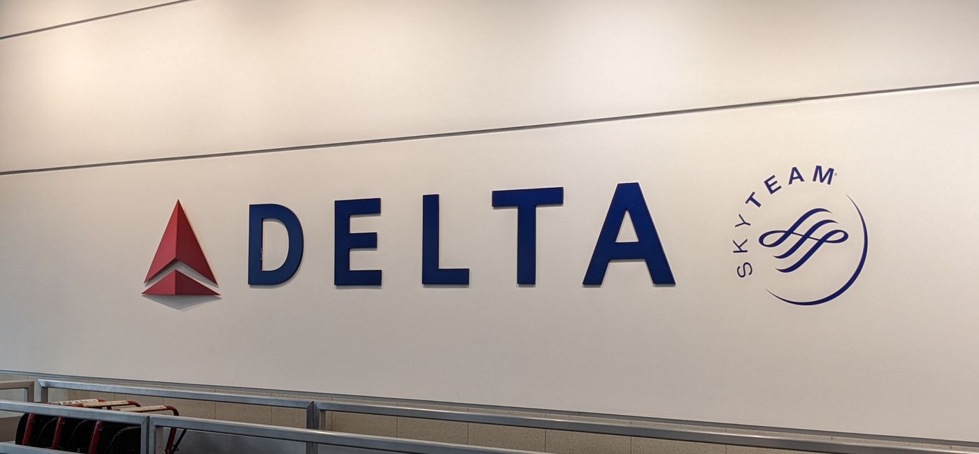 Image: Delta Air Lines sign (photo by Eric Bowman)