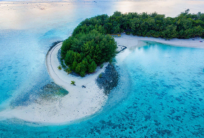 Aerial view of Muri Lagoon on Rarotonga in the Cook Islands