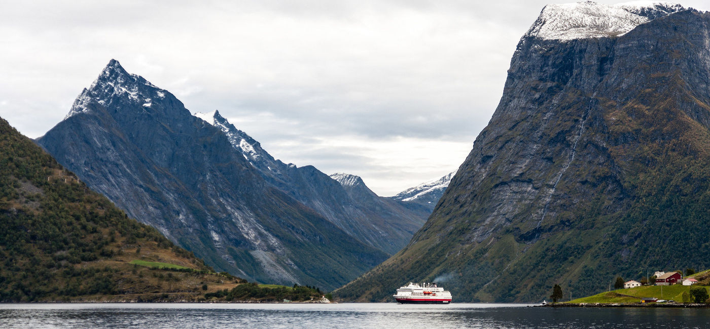 Image: Hurtigruten has been carrying travellers along Norway's scenic coast since 1893. (PHOTO: courtoisie de Hurtigruten)