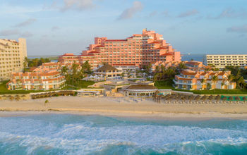 Wyndham Grand Cancun All-Inclusive Resort & Villas