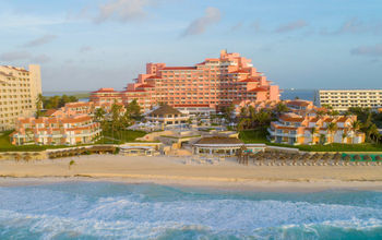 Wyndham Grand Cancun All-Inclusive Resort & Villas