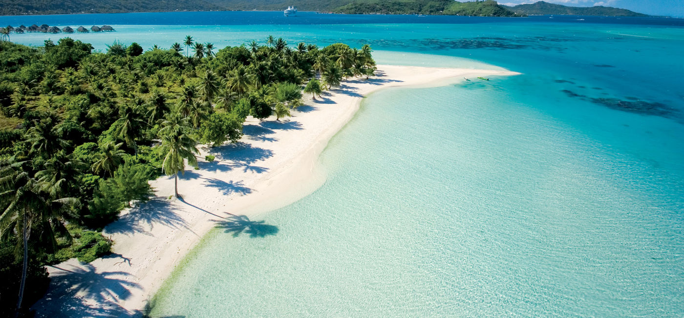 Image: The Gauguin sailing Bora Bora. (photo courtesy of Paul Gauguin Cruises)