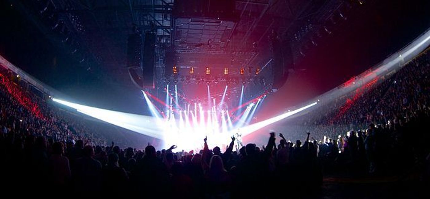 Image: PHOTO: Manchester Arena during a concert. (photo via Wikimedia Commons)