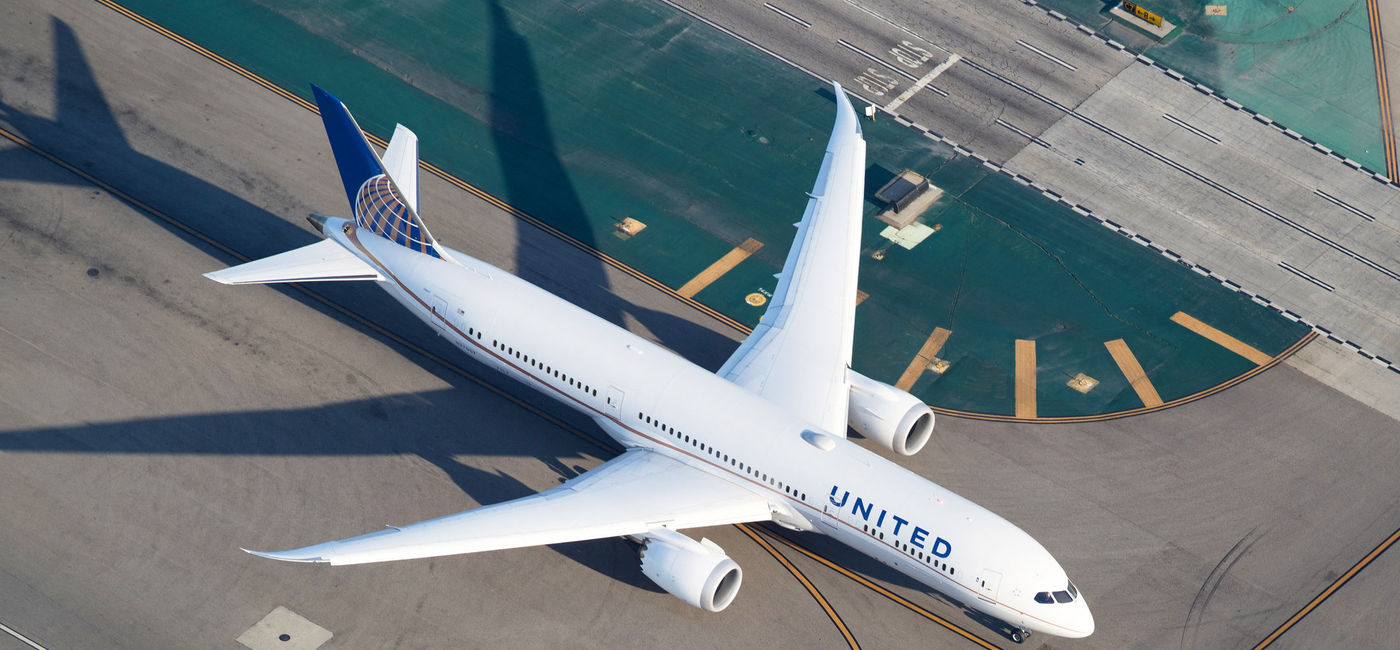 Image: PHOTO: A photo of a packed United flight has gone viral. (photo via Jetlinerimages/iStock Unreleased)