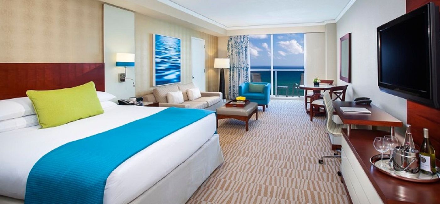 Image: Parlor suite room. (photo via Trump International Beach Resort) (Trump International Beach Resort Miami)