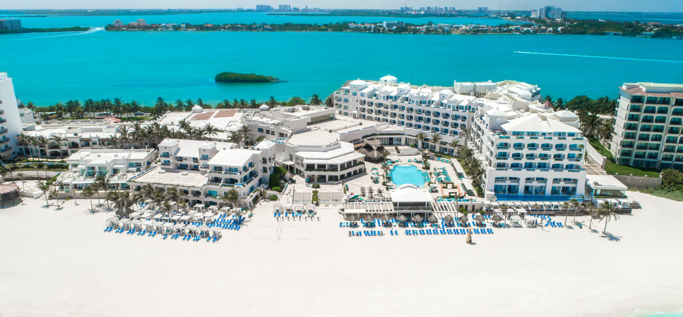Image: Aerial view of Wyndham Alltra Cancun. (Photo via Wyndham Hotels and Resorts). (Wyndham Hotels and Resorts Media)