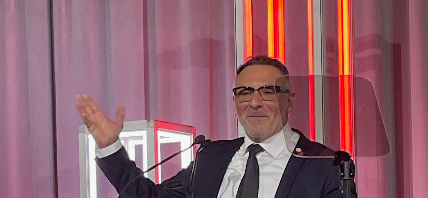 Image: Air Canada Vacations VP Nino Montagnese speaks to a packed audience of travel advisors. (Photo Credit: Bruce Parkinson)