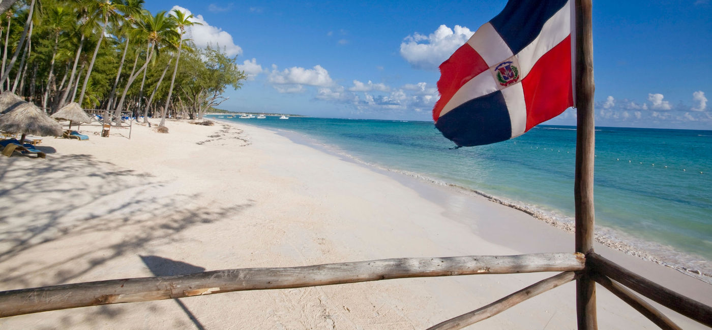 Image: Magnifique plage en République dominicaine. (photo via cristianl/iStock/Getty Images Plus)