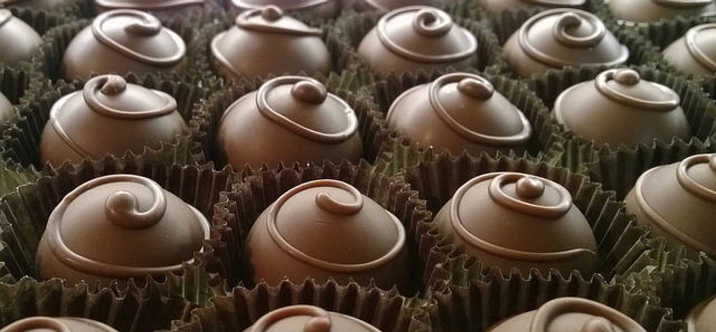 Image: PHOTO: One air passenger's chocolates had something other than a creamy center. (photo via Flickr/LongitudeLatitude)