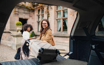 Hertz and Delta Air Lines team up.