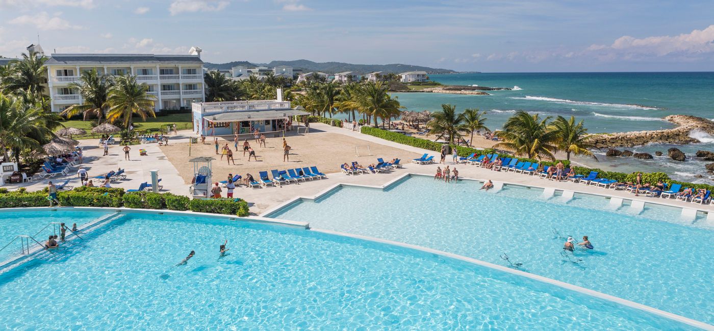 Image: Large pools at Grand Palladium Jamaica. (photo via Palladium Hotel Group)
