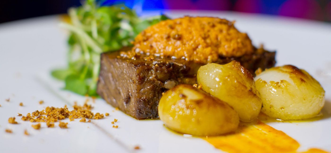 Image: PHOTO: Slow roasted and grilled Harris Ranch Beef Short Rib from 150 Central Park aboard Oasis of the Seas. (photo by Tim Aylen)
