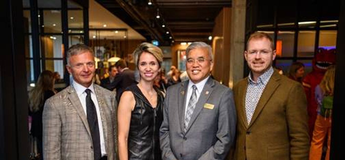 Image: L’Hôtel Alt Calgary University District est ouvert. De gauche à droite : Gregg Callander, PDG, University of Calgary Properties Group, Marie Pier Germain, Vice-Présidente, vente et marketing, Germain Hôtels, Terry Wong, Conseiller municipal ville de Calgary, Hugo Germain, Vice-Président aux opération (Photo Credit: Ouverture du ALT Calgary)
