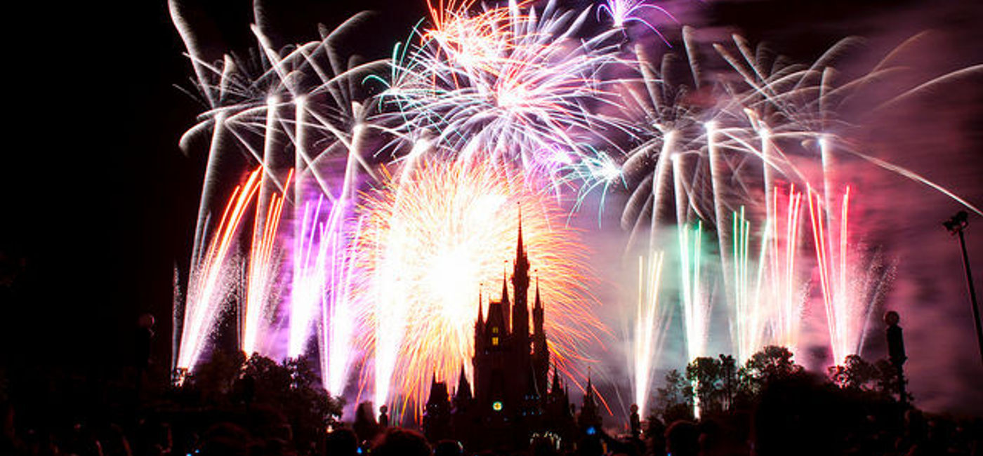 Image: PHOTO: Prepare to be amazed this Fourth of July. (photo via Flickr/stephen.j.richardson)