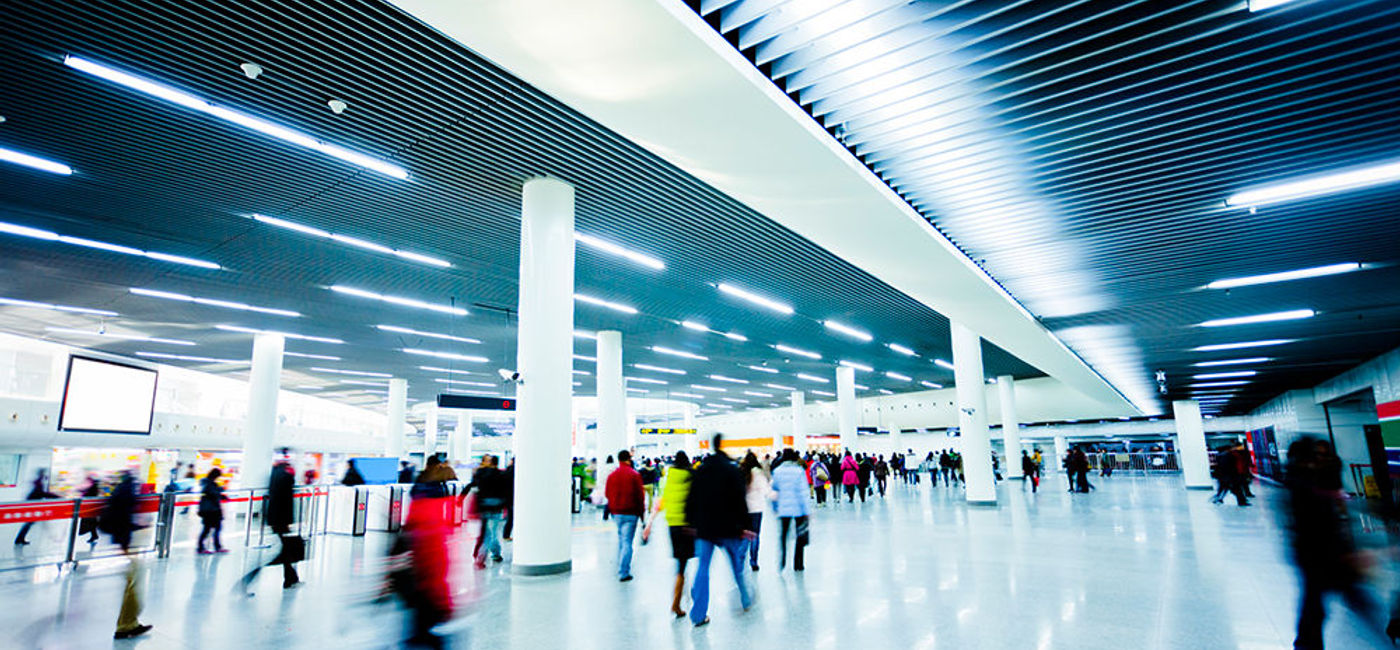 Image: PHOTO: Blurred busy airport. (photo courtesy of Thinkstock)