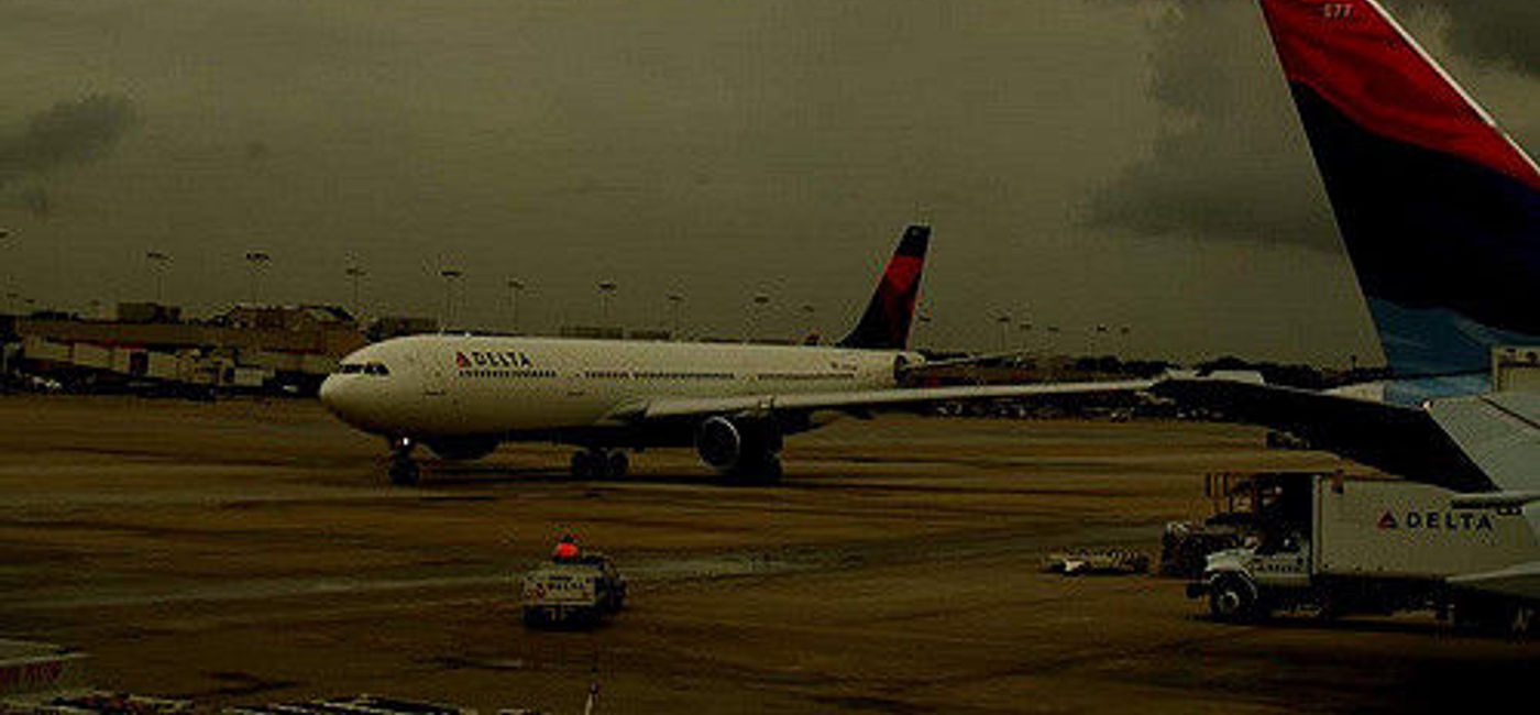 Image: PHOTO: Stormy weather at Hartsfield-Jackson Atlanta International Airport. (photo via Flickr/Hunter Desportes) 