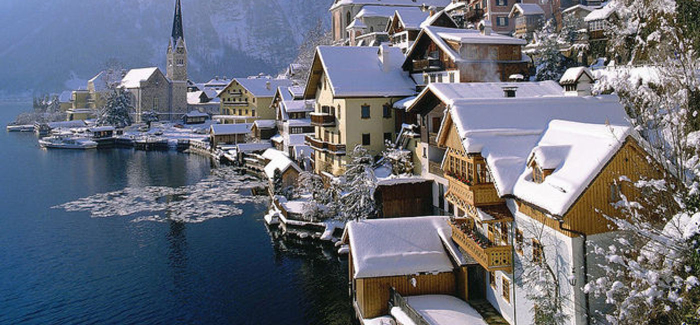 Image: PHOTO: Picturesque Hallstatt, Austria in winter. Photo via Flickr/victoria white2010)