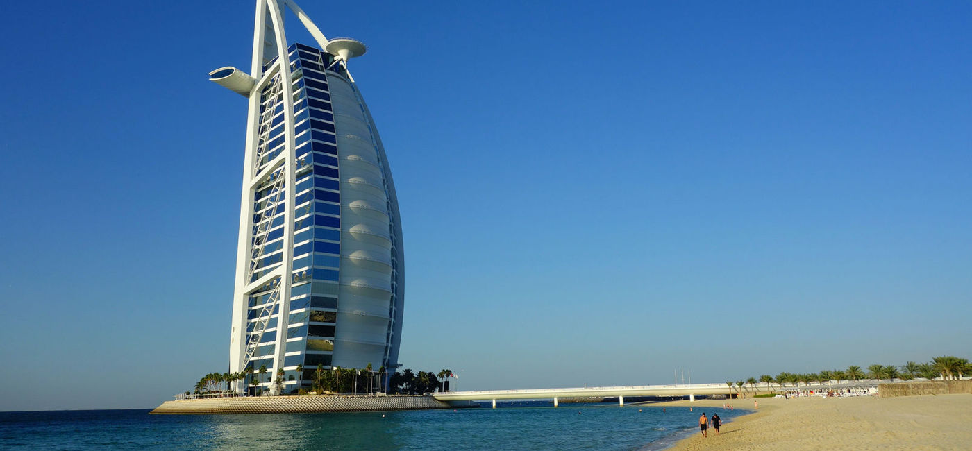 Image: PHOTO: The islands will straddle Dubai's Burj Al Arab hotel. (photo via Flickr/brando.n)