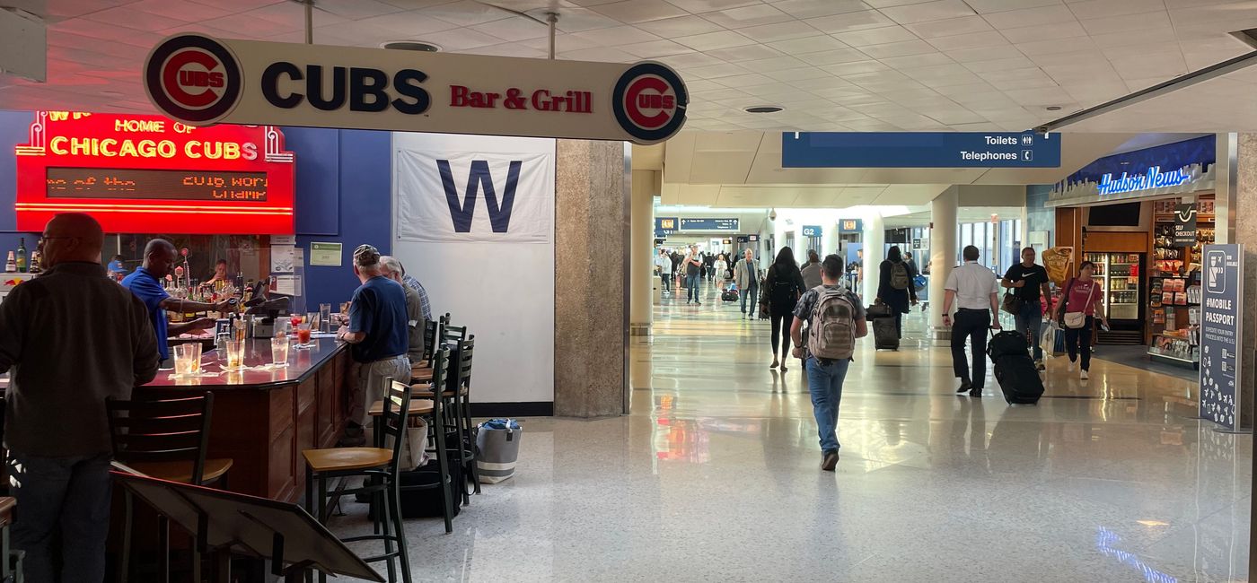 Image: Chicago Cubs Bar & Grill at O'Hare International Airport. (photo by Patrick Clarke)