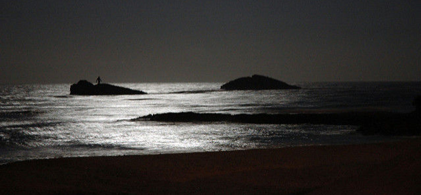 Image: PHOTO: The moon rises over the beach in Puerto Plata, Dominican Republic. (Courtesy Flickr/Jeff) 