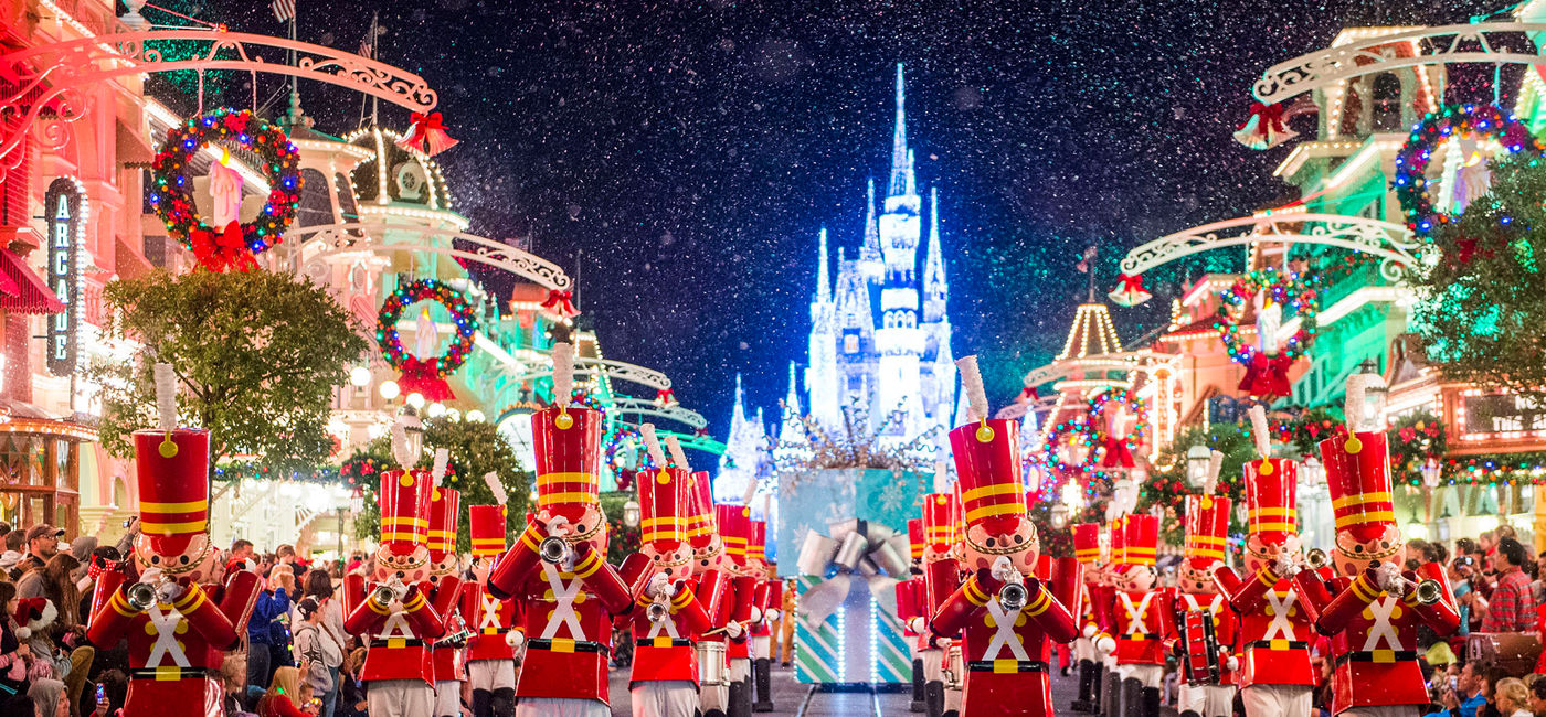 Image: Holidays at Disney World. (photo via Walt Disney World Resort)