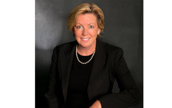Camille Olivere, Globus