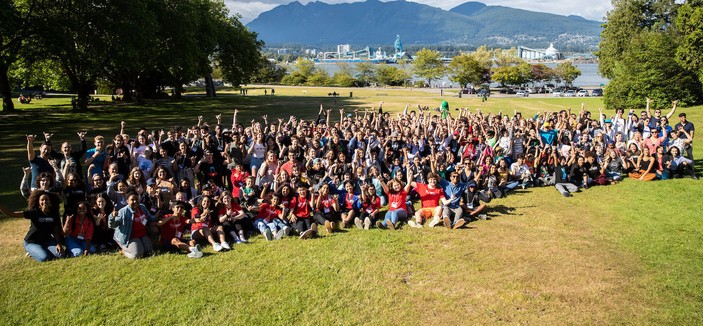Image: Ocean Heroes Network educates young people on how to advocate for plastic-free oceans. (photo via Preferred Hotels & Resorts Media License)
