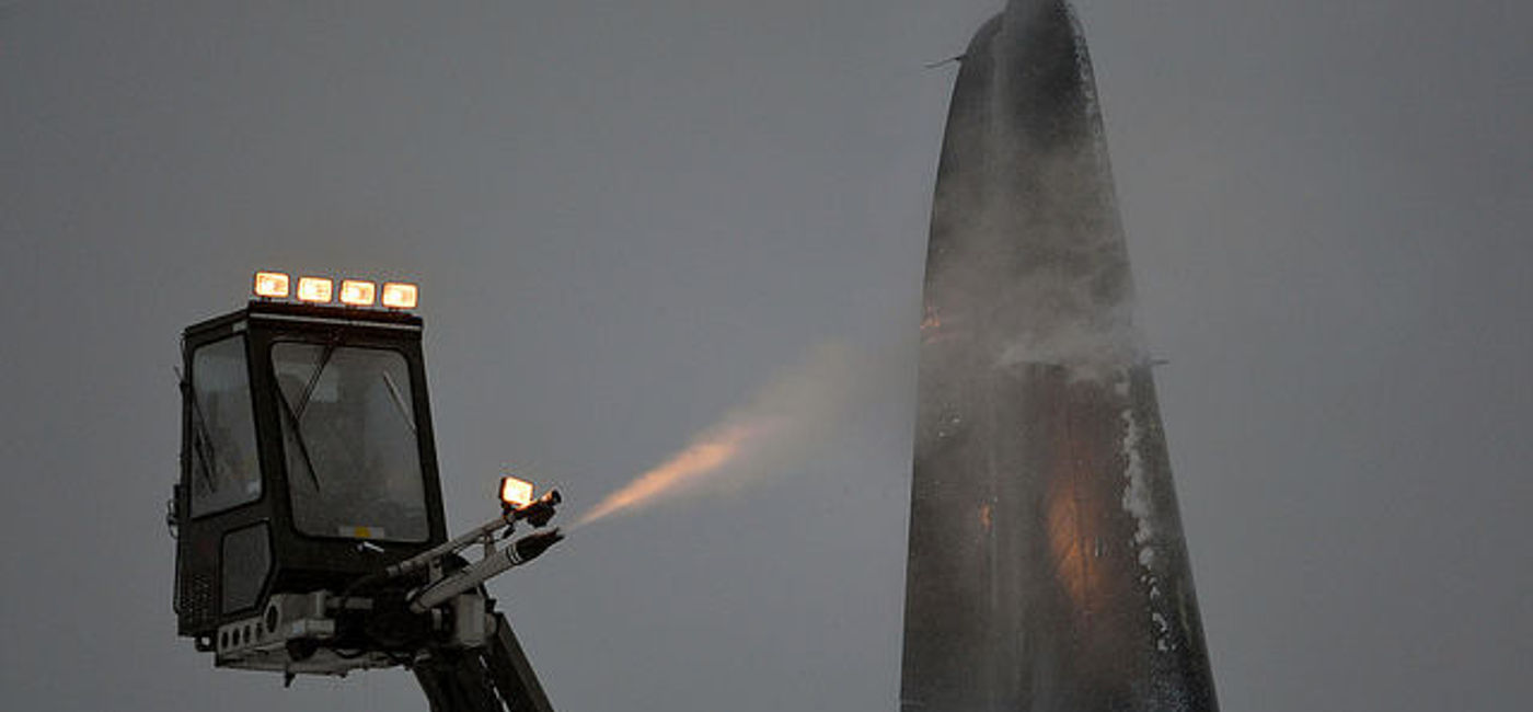 Image: Ice storms and airplanes are never a good combination. (Courtesy Flickr/NY Air National Guard)