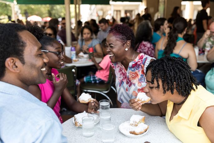 beignets, family in New Orleans, New Orleans, New Orleans for families, food in New Orleans, New Orleans food, New Orleans & Co.