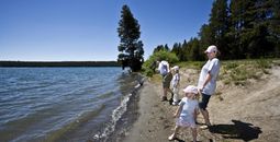 Family on vacation in Yellowstone, Yellowstone National Park