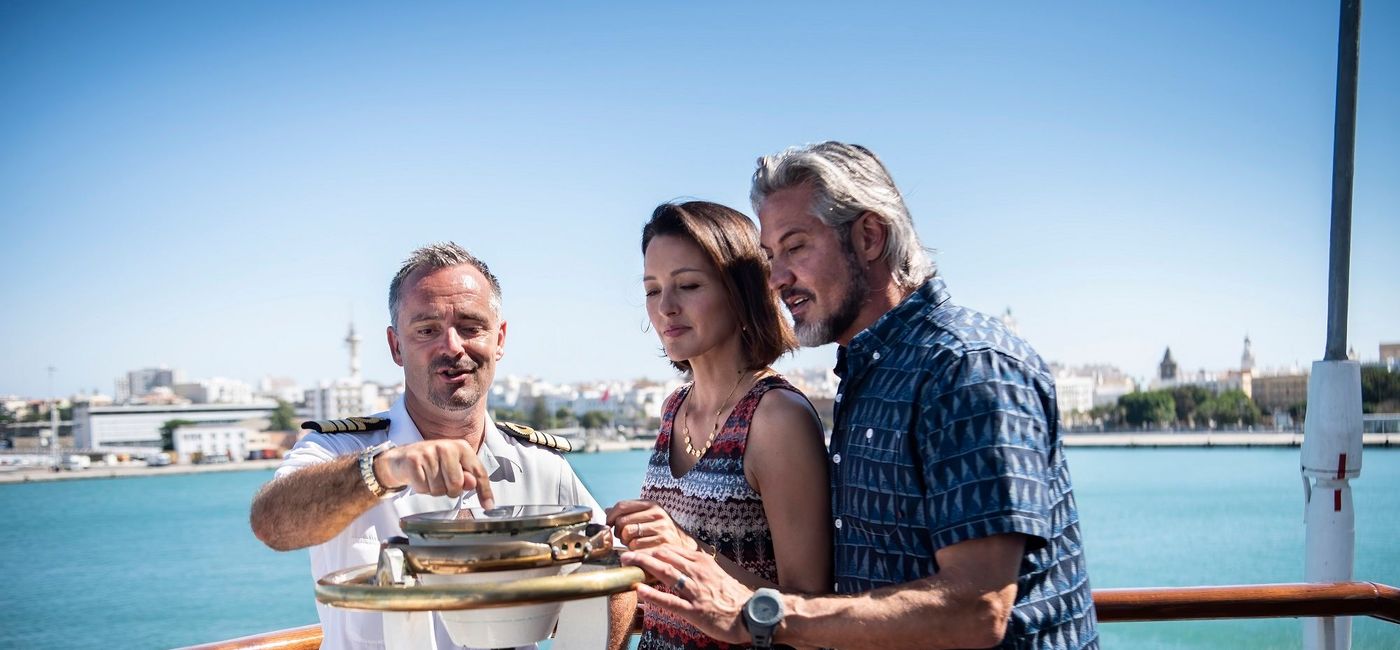 Image: Guests sailing in Mallorca, Spain. (photo via Windstar Cruises)
