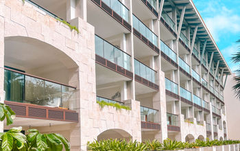 Unico Swim-Up rooms