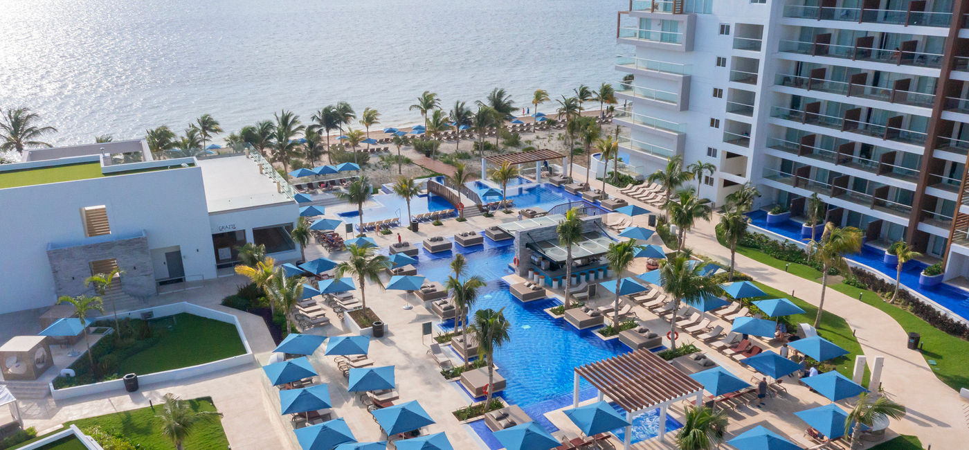 Image: Example of a Diamond Club Pool at a Royalton Luxury Resorts property. (Source: Blue Diamond Resorts)