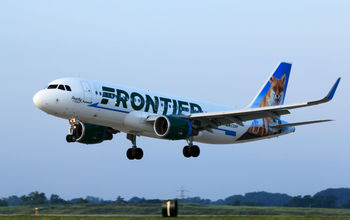 Frontier Airlines Airbus A320 landing.