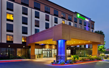Holiday Inn Express Atlanta Galleria-Ballpark Area